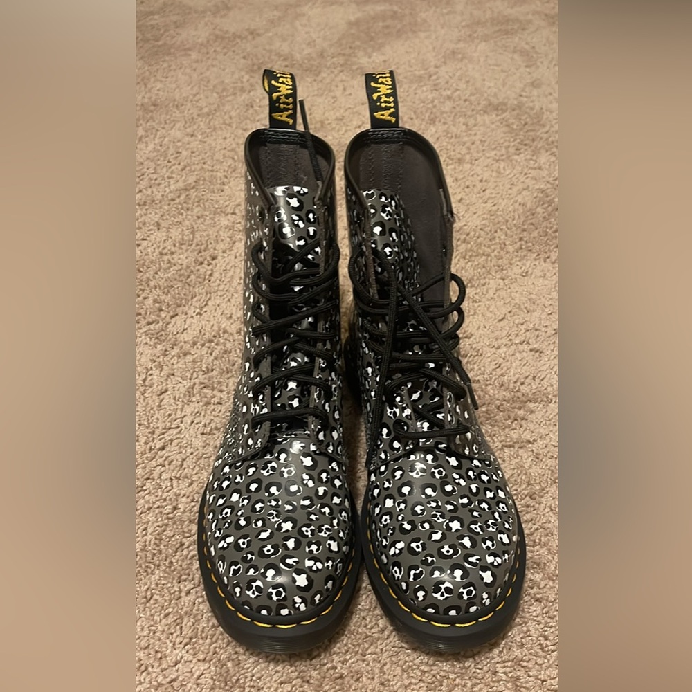 Dr Martens 1460 Leopard Smooth Unixes